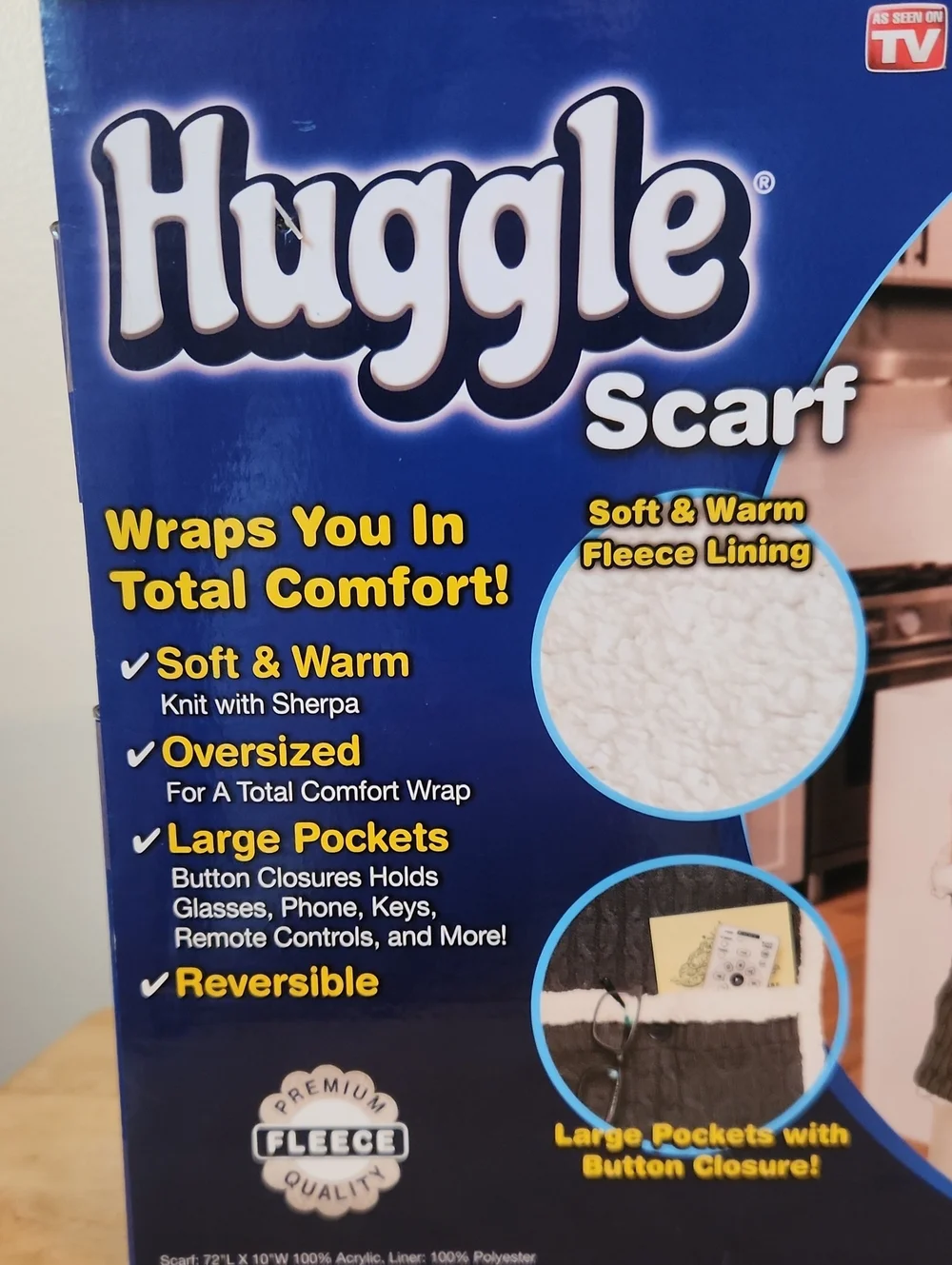 Huggle Scarf New in Box